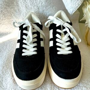 Steven Madden Ninja White/Black Sneakers